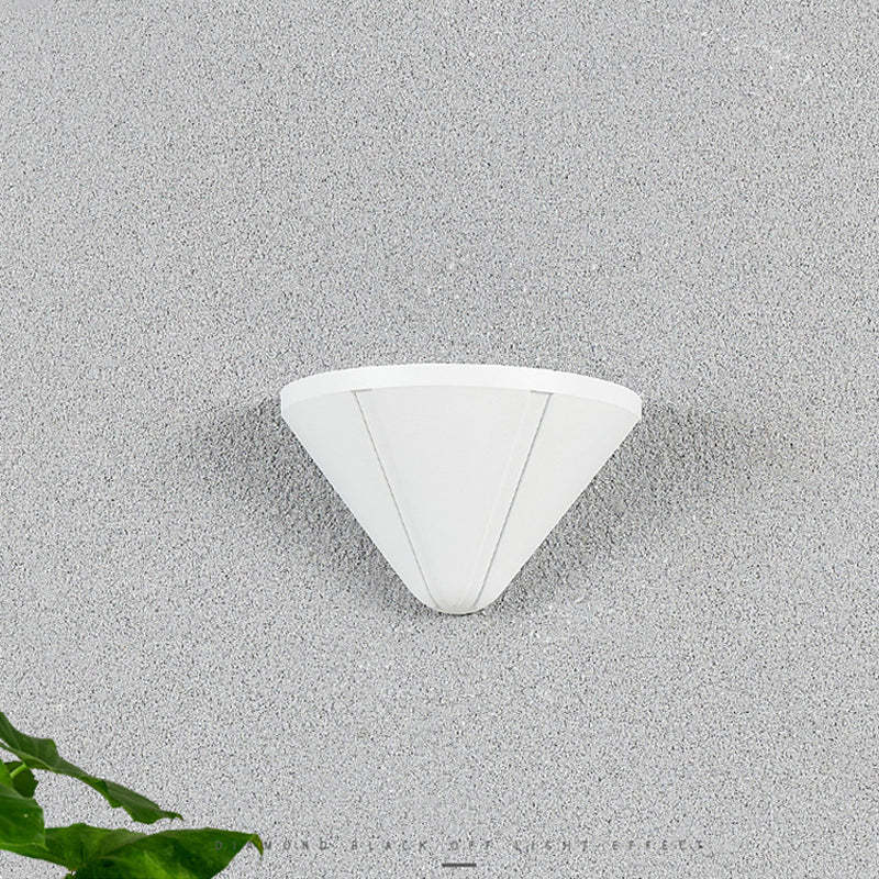 Orr Moderno Triángulo Metal/Acrílico Aplique de Pared Exterior Blanco